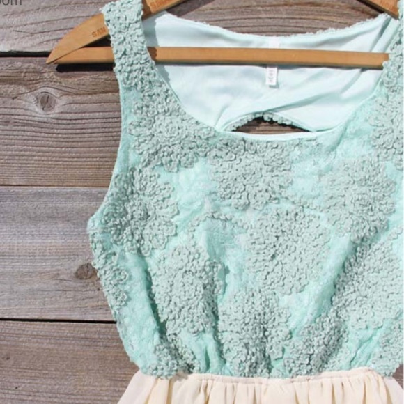 Spool No. 72 Wedding Collection After the Rain Dress - Picture 3 of 6